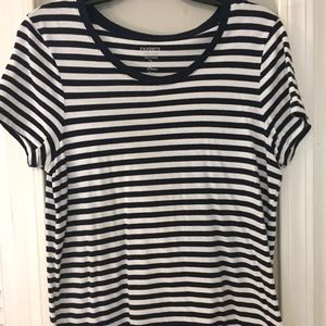 Gap T Shirt